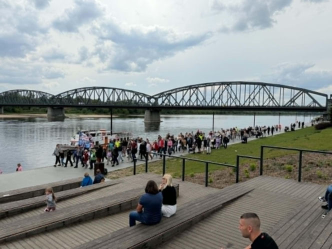 Rodzice wyszli na ulice Torunia. Burza wokół przedszkoli i decyzji władz miasta!