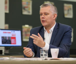 Płatny zabójca zatrzymany w Polsce. Siemoniak mówi wprost o Rosji