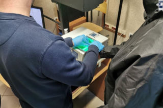 Rozbój na 49-latku. Policja zatrzymała podejrzanych