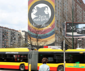 Mural na bloku, w którym mieszkała Anna Jantar