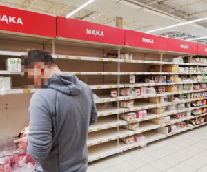 Koronawirus. Bydgoszczanie szturmują sklepy! Z półek znika żywność 