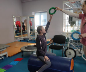 Choroba odebrała Lence mowę, niech nie zabierze uśmiechu. Dramatyczny apel rodziców 11-latki