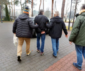 Gang włamywaczy plądrował mieszkania w Otwocku. Rabowali wszystko, co miało jakąś wartość