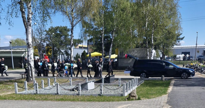 Pogrzeb 4-letniego Szymka. Chłopczyk wypadł z balkonu w Bydgoszczy