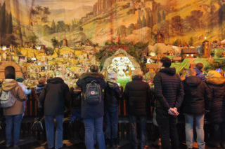 Niezwykła ruchoma szopka w Krakowie robi furorę! Ma ponad 100 figurek, a jej historia sięga 800 lat