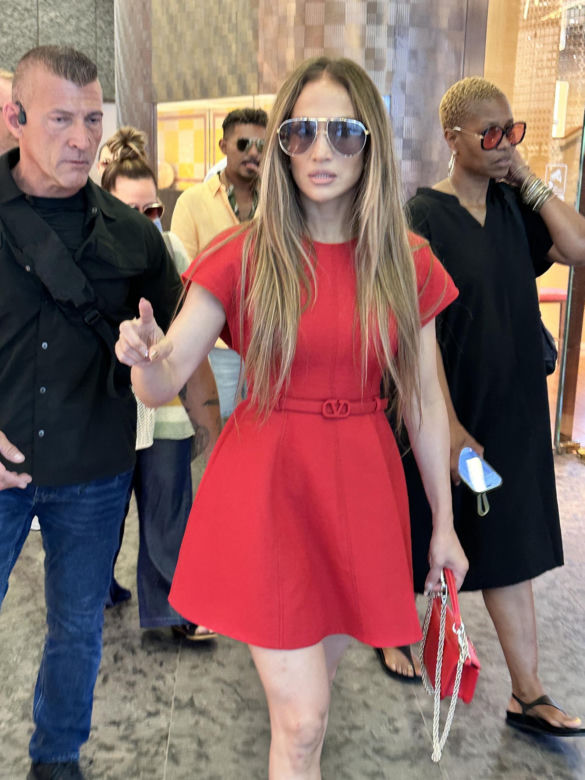 Zakupy Jennifer Lopez w Warszawie. Oto jej siatki