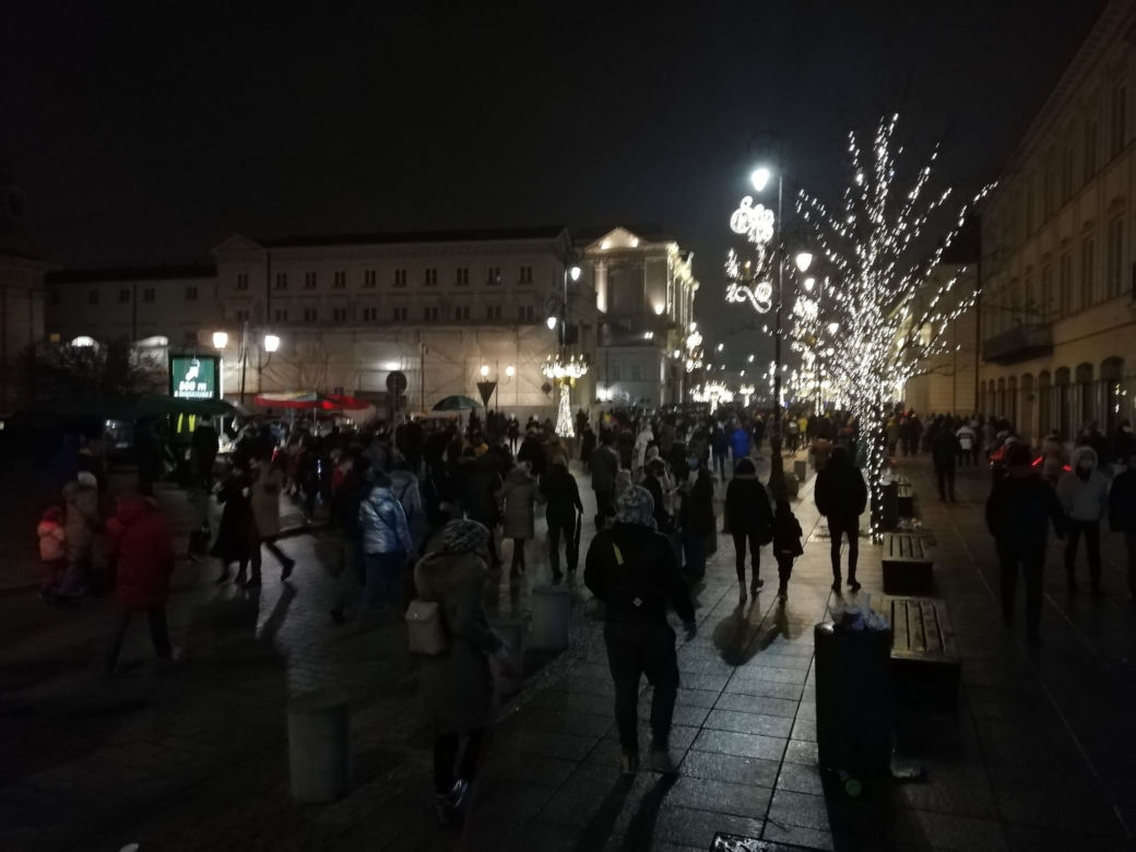 Dzikie tłumy w centrum Warszawy