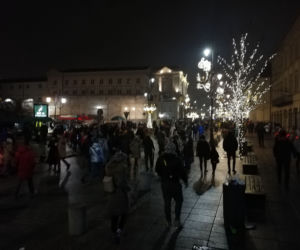 Dzikie tłumy w centrum Warszawy