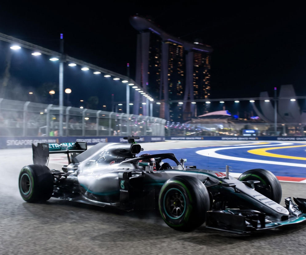 Max Verstappen wygrywa Grand Prix Singapuru. Kto stanął z nim na podium?