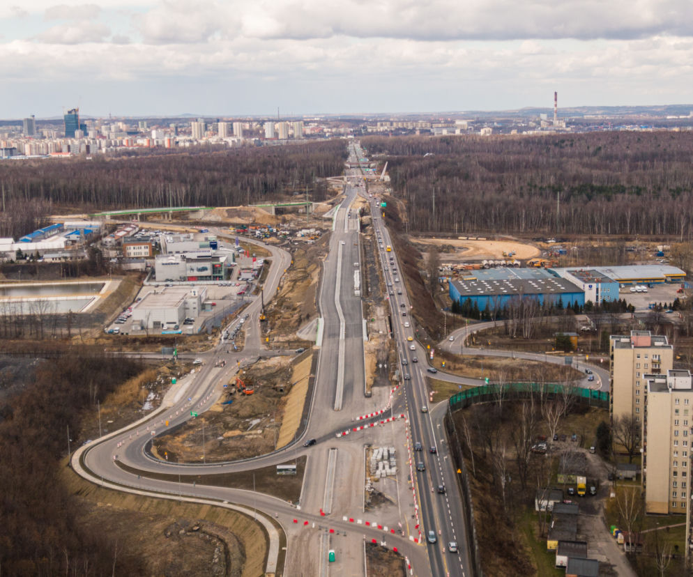 Katowice: Będzie zmiana organizacji ruchu na węźle Giszowiec. Jest data otwarcia nowej jezdni [ZDJĘCIA]