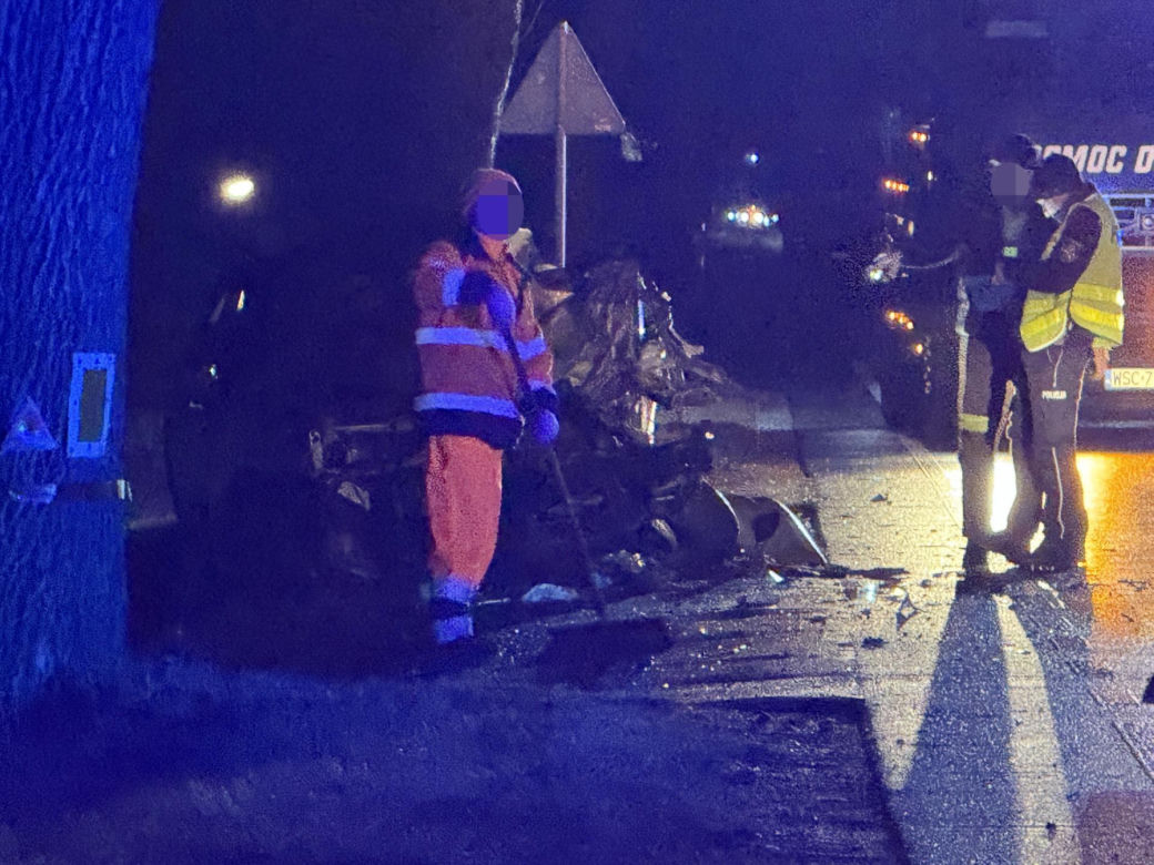 Śmiertelny wypadek pod Grójcem. Samochód osobowy zderzył się z cysterną