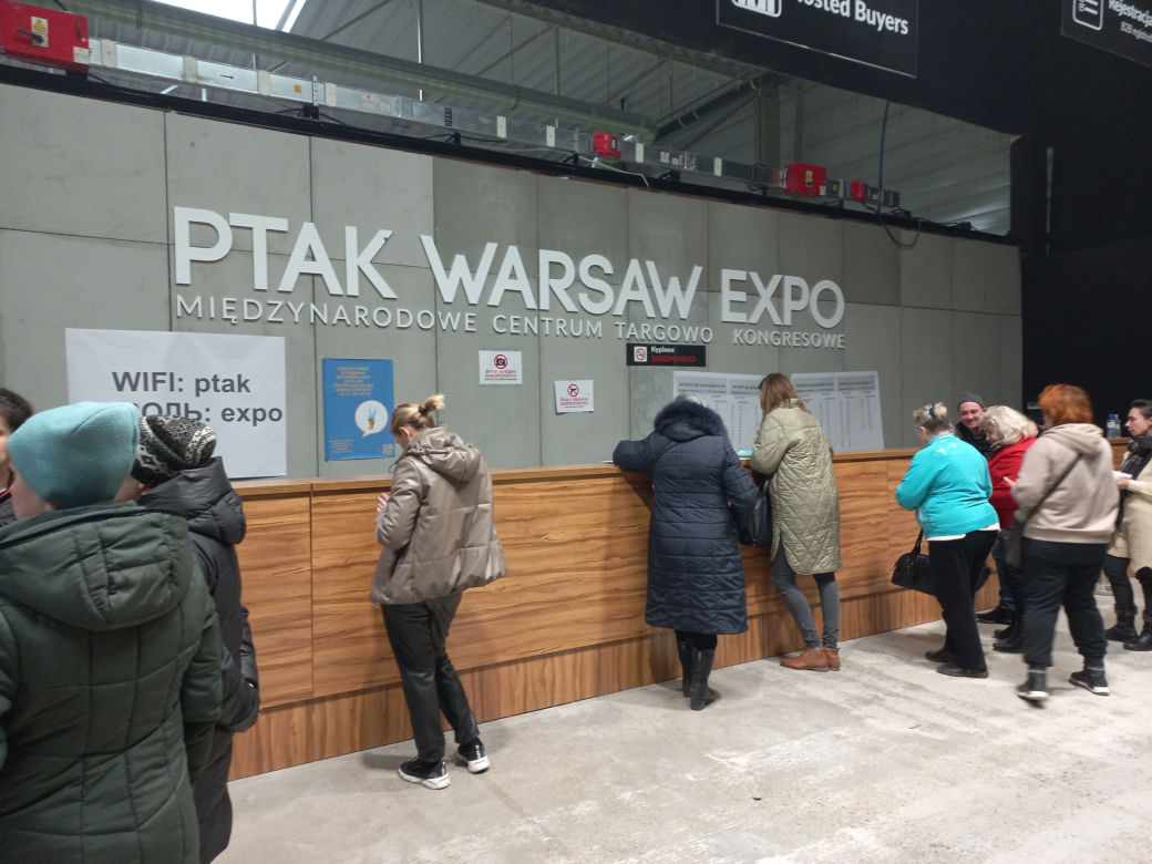 Pierwsze miejsce, do którego docierają uchodźcy - punkt recepcyjny