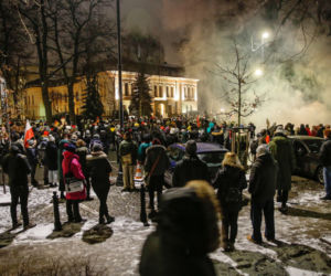 Ogólnopolski Strajk Kobiet 28.01.2021: Transparenty, rozlana farba przez TK