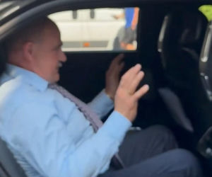 Premier Tusk odwiedził aktorów na planie Rancza. Takiej reakcji widzów się nie spodziewał!