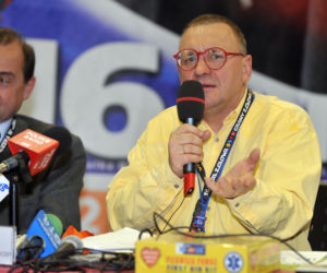 Jerzy Owsiak na przestrzeni lat. Tak zmieniał się jego charakterystyczny wizerunek