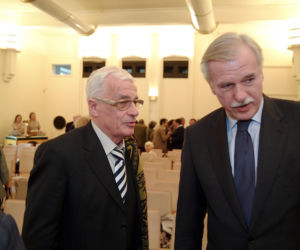 Mało kto wie, że Andrzej Olechowski prezenterem muzycznym i był DJ-em. Wspomniała go gwiazd TVP