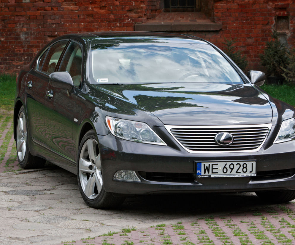 Lexus LS 460