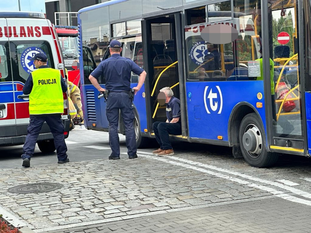 12-letnia Oliwka zginęła pod kołami autobusu niedaleko szkoły