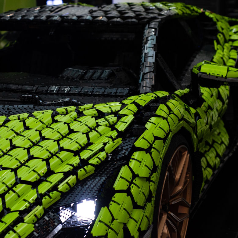 Lamborghini Sian z klocków LEGO - model w skali 1:1