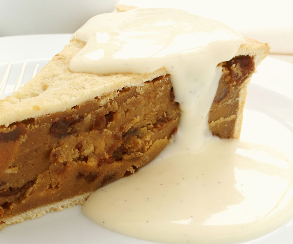 Wet nelly: przepis na angielski pudding chlebowy