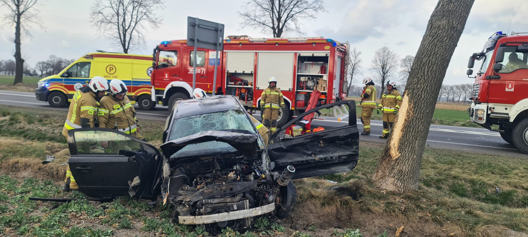 18-latka ciężko ranna po dachowanio opla w Drobinie. Potworny wypadek na DK10 pod Płockiem [ZDJĘCIA]