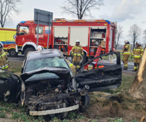 18-latka ciężko ranna po dachowanio opla w Drobinie. Potworny wypadek na DK10 pod Płockiem [ZDJĘCIA]