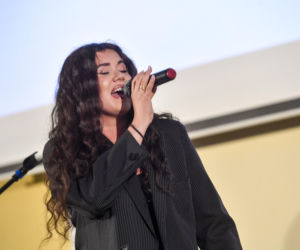 Karolina Szczurowska walczy o udział w Eurowizji 2026. Kim jest młoda wokalistka?