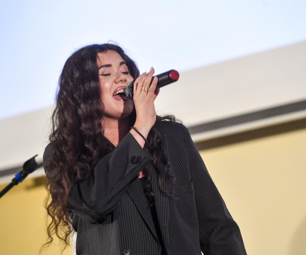 Karolina Szczurowska walczy o udział w Eurowizji 2026. Kim jest młoda wokalistka?