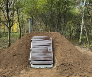 Piwniczka ziemianka w ogrodzie