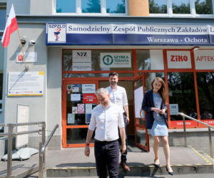 Wybory 2020 Robert Biedroń ze swoim partnerem Krzysztofem Śmiszkiem oddali głosy