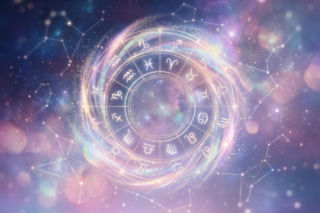 Horoskop na dziś, 8 marca. Ten dzień to zaproszenie do zajrzenia w głąb Siebie i uwolnienia się od balastu przeszłości