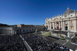 Poruszające słowa papieża na Placu św. Piotra. Pan żyje i pozostaje z nami