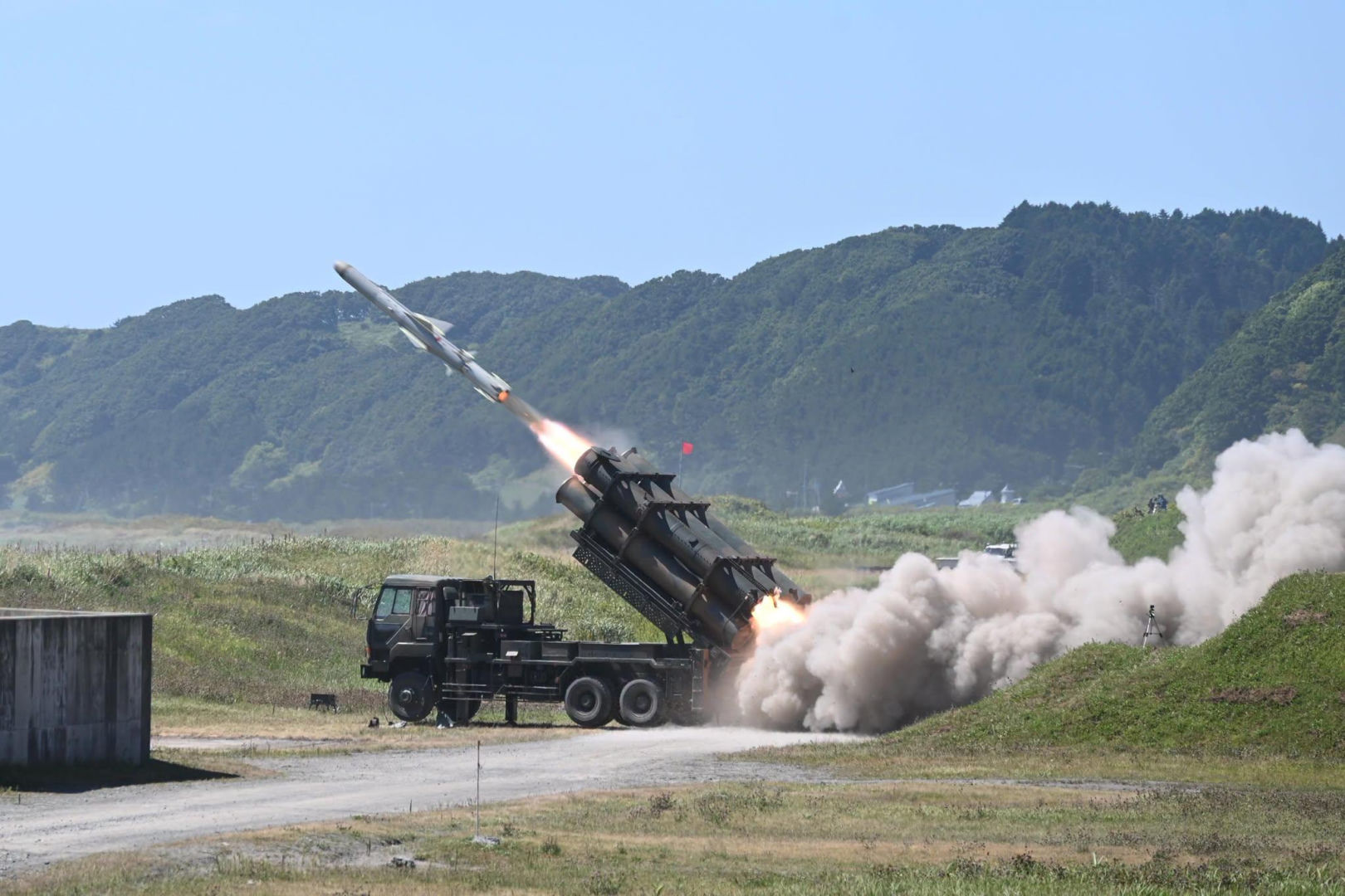 Japonia buduje zaawansowany system obrony powietrznej. Rakiety, działka i lasery w nowym systemie
