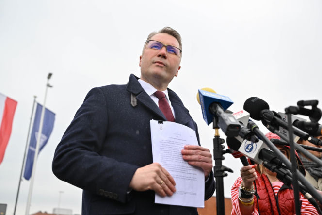 Konferencja prasowa przed Fabryką Broni "ŁUCZNIK"