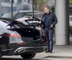 Ekstraklasa. Właściciel Widzewa Łódź przyłapany na lotnisku. Tajna misja ratunkowa