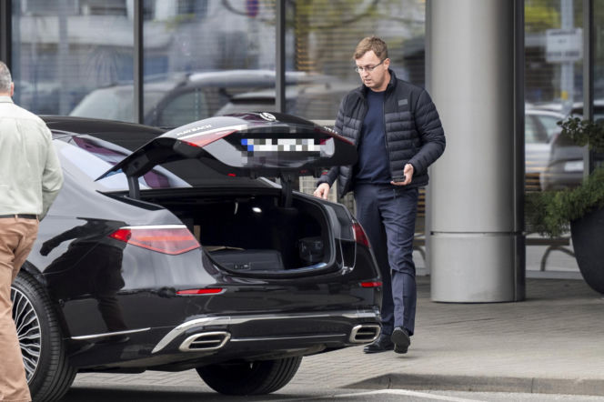 Ekstraklasa. Właściciel Widzewa Łódź przyłapany na lotnisku. Tajna misja ratunkowa