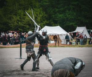 Najlepsi rycerze i niezwykłe widowisko na legendarnym zamku. Niepowtarzalna atmosfera