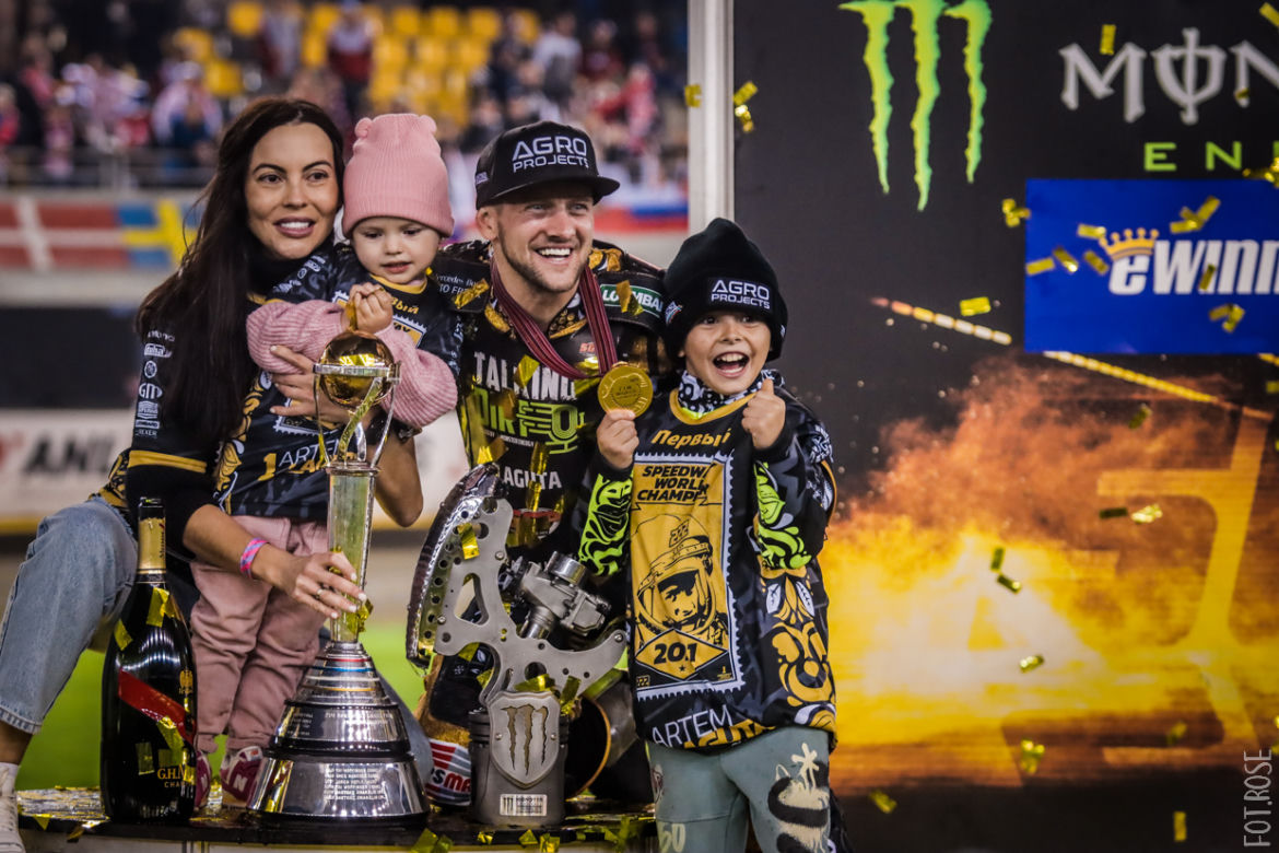 Grand Prix Polski w Toruniu. Łaguta wygrał na Motoarenie. Zdjęcia kibiców i zawodników 