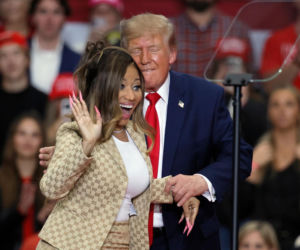 Trump nagle zaczął mówić o pupie! Nie krył zachwytu