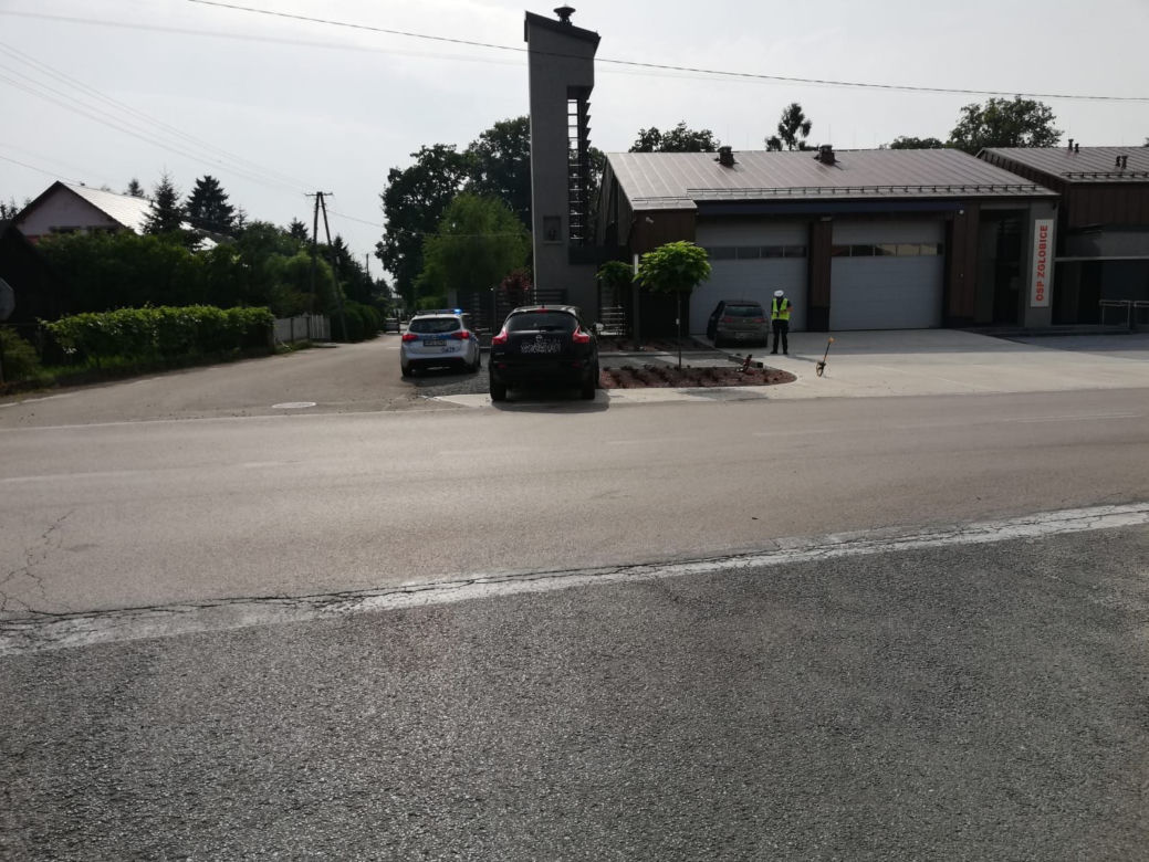 Kolizja pod remizą OSP w Zgłobicach