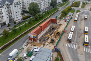 Wielka dziura nad stacją metra Kabaty. Warszawa chce zapobiec „korkom” pod ziemią