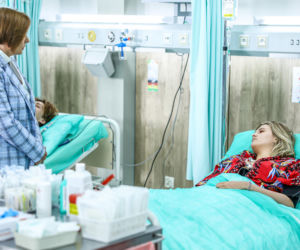 Szpital św. Anny, odcinek 87: Strzelanina przed szpitalem! Postrzelona pielęgniarka walczy o życie