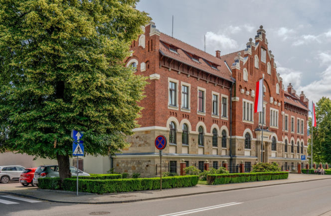 To jedno z najpiękniejszych miast w woj. małopolskim. Mikołaj Rej ukończył w nim swoje słynne dzieło