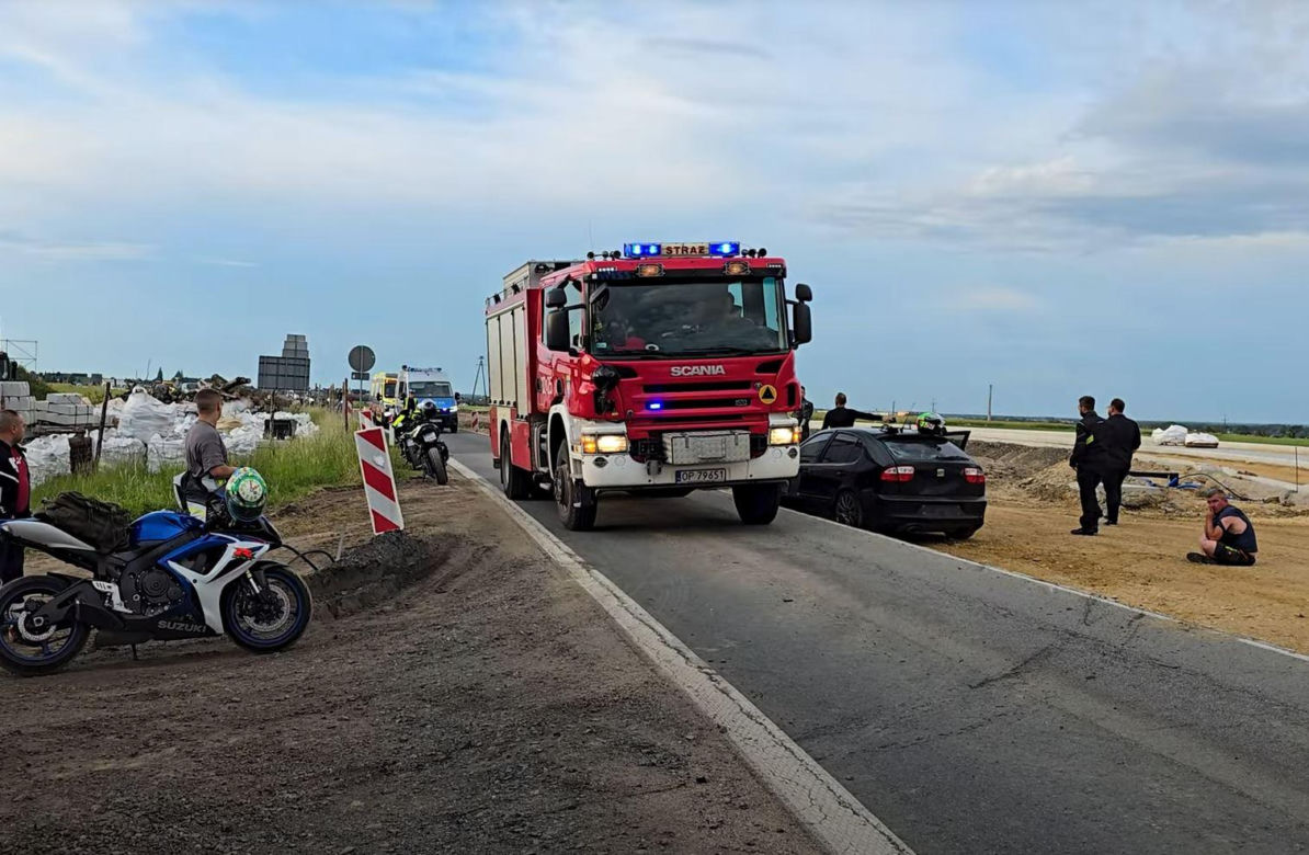 Pijany kierowca wjechał w kolumnę motocyklistów. Zatrzymany po pościgu