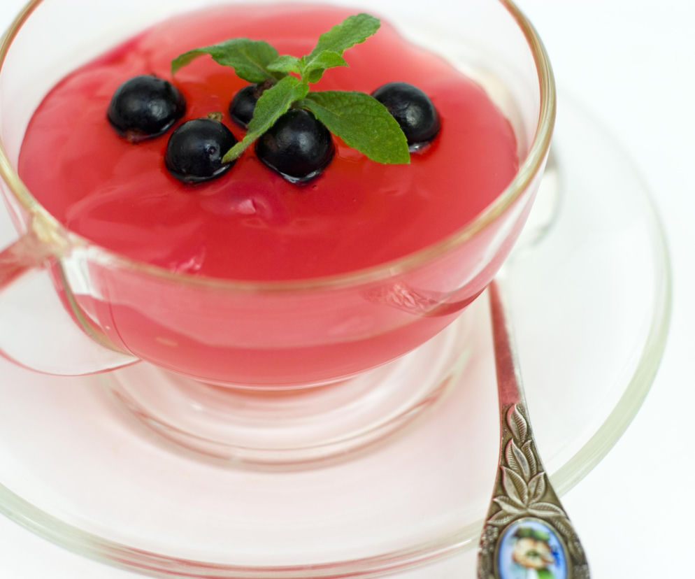 Desery w proszku PRL – słodkie hity z torebki, które znało każde dziecko