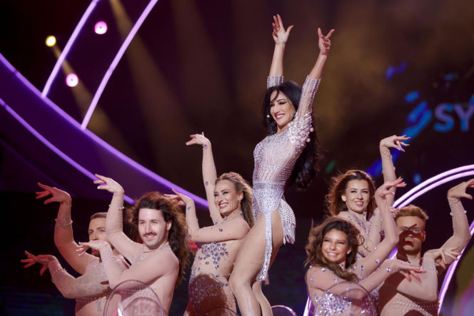 Steczkowska wygrała Sylwestra z Dwójką boskim ciałem i piórami