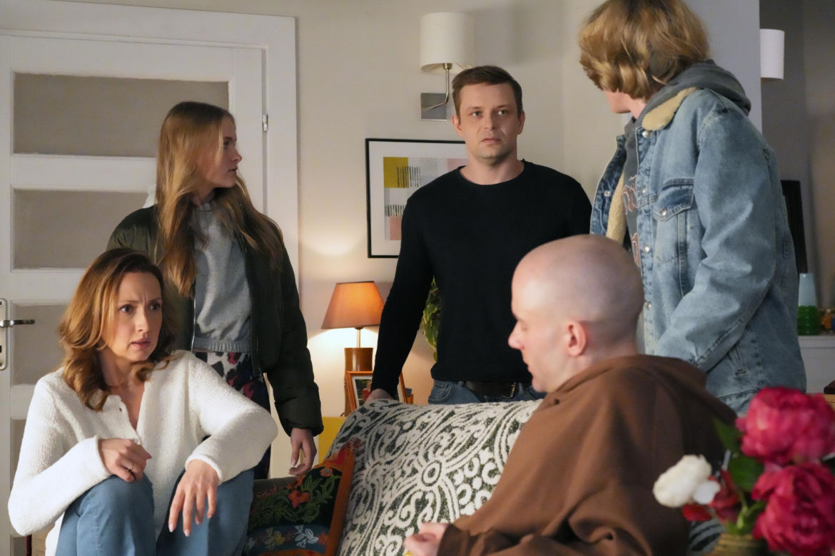Barwy szczęścia, odcinek 3414: Adam (Kamil Studnicki), Hubert (Marek Molak), Asia (Anna Gzyra)
