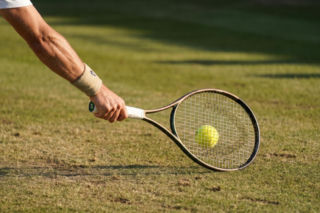 Hubert Hurkacz w 1/8 finału Wimbledonu. Zwycięstwo na feralnym korcie