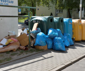 Śmieci zalewają Stegny 