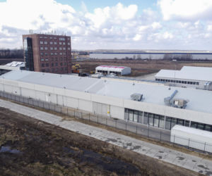 Szpital tymczasowy we Wrocławiu zaczyna przyjmować pierwszych pacjentów
